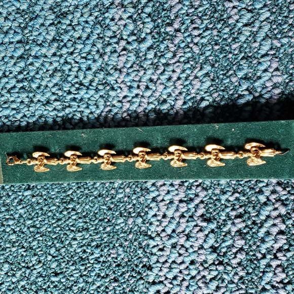 Angel Bracelet Goldtone Chain - Picture 2 of 4